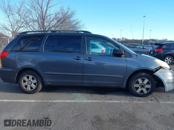 ✅ 2006 Toyota Sienna CE • VIN: 5TDZA23C66S499236 • Лот: 43716830. Опубликован ранее на IAAI с пробегом 282 641 миль. Бесплатный доступ к архиву аукционных продаж из США и подробный отчёт об истории автомобиля на DreamBid. Изображение 13.