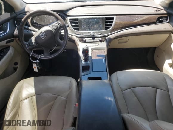 ✅ 2017 Buick LaCrosse Essence • VIN: 1G4ZP5SS0HU187464 • Lot: 58582484. Wystawiony na Copart z przebiegiem 39 447 mil. Bezpłatny archiwum sprzedaży aukcyjnych z USA i szczegółowy raport historii pojazdu na DreamBid. Zdjęcie 8.