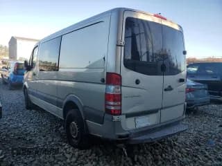✅ 2014 Mercedes-Benz Sprinter Crew • VIN: WD4PE7DC7E5908121 • Lot: 91253265. Wystawiony na Copart z przebiegiem 347 969 mil. Bezpłatny archiwum sprzedaży aukcyjnych z USA i szczegółowy raport historii pojazdu na DreamBid. Zdjęcie 2.