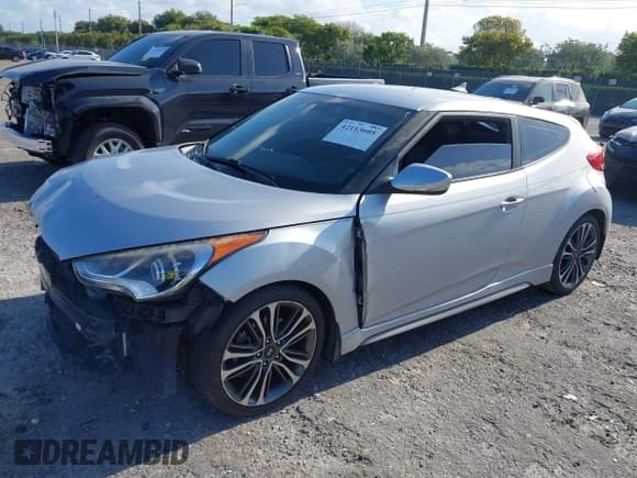 ✅ 2016 Hyundai Veloster Turbo • VIN: KMHTC6AE4GU303847 • Lot: 42113605. Wystawiony na IAAI z przebiegiem 130 416 mil. Bezpłatny archiwum sprzedaży aukcyjnych z USA i szczegółowy raport historii pojazdu na DreamBid. Zdjęcie 18.