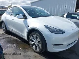 ✅ 2021 Tesla Model Y Standard Range • VIN: 5YJYGDED0MF103010 • Lot: 43613955. Wystawiony na IAAI z przebiegiem 29 356 mil. Bezpłatny archiwum sprzedaży aukcyjnych z USA i szczegółowy raport historii pojazdu na DreamBid. Zdjęcie 1.