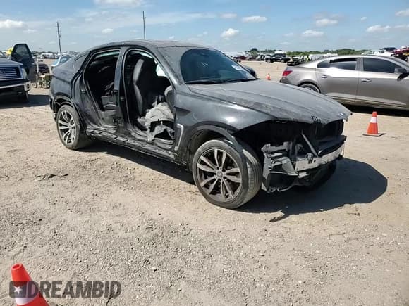 ✅ 2016 BMW X6 M • VIN: 5YMKW8C50G0R43245 • Лот: 66228905. Опубликован ранее на Copart с пробегом 75 558 миль. Бесплатный доступ к архиву аукционных продаж из США и подробный отчёт об истории автомобиля на DreamBid. Изображение 14.