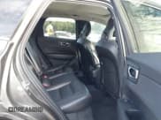 ✅ 2019 Volvo XC60 Momentum • VIN: LYV102RK1KB177988 • Lot: 43343485. Wystawiony na IAAI z przebiegiem 118 710 mil. Bezpłatny archiwum sprzedaży aukcyjnych z USA i szczegółowy raport historii pojazdu na DreamBid. Zdjęcie 8.