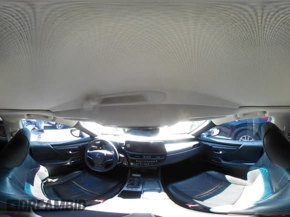 ✅ 2022 Lexus ES 300h Luxury • VIN: 58AEA1C12NU020364 • Lot: 43561724. Wystawiony na IAAI z przebiegiem 157 245 mil. Bezpłatny archiwum sprzedaży aukcyjnych z USA i szczegółowy raport historii pojazdu na DreamBid. Zdjęcie 19.