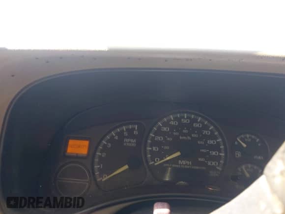 1999 Chevrolet Silverado 1500 LS z VIN 2GCEC19T2X1153428, wystawiony jako IAAI lot #43185258 z przebiegiem Nie podano mil oraz . Historia ofert i sprzedaży dostępna na DreamBid. Obrazek 7.