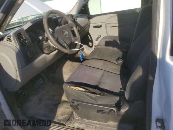 ✅ 2013 Chevrolet Silverado 1500 Work Truck • VIN: 1GCNCPEX8DZ405830 • Lot: 77758724. Listed on Copart with 141,882 mi. Free auction sales archive from the USA and detailed vehicle history report at DreamBid. Image 7.