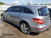 ✅ 2011 Mercedes-Benz R 350 • VIN: 4JGCB6FE9BA132874 • Лот: 72996554. Опубликован ранее на Copart с пробегом 184 523 миль. Бесплатный доступ к архиву аукционных продаж из США и подробный отчёт об истории автомобиля на DreamBid. Изображение 2.