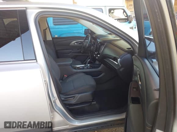 ✅ 2018 Chevrolet Traverse LT Cloth • VIN: 1GNERGKW0JJ168746 • Lot: 43673550. Listed on IAAI with 91,722 mi. Free auction sales archive from the USA and detailed vehicle history report at DreamBid. Image 5.