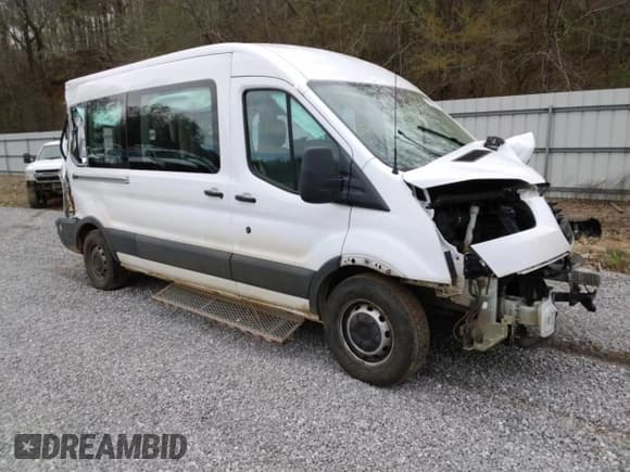 ✅ 2016 Ford Transit • VIN: 1FDZX2CG3GKB41341 • Lot: 50385075. Wystawiony na Copart z przebiegiem 252 009 mil. Bezpłatny archiwum sprzedaży aukcyjnych z USA i szczegółowy raport historii pojazdu na DreamBid. Zdjęcie 4.