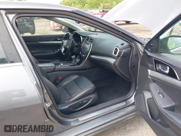 ✅ 2017 Nissan Maxima SR • VIN: 1N4AA6AP9HC439777 • Lot: 42102836. Listed on IAAI with 82,396 mi. Free auction sales archive from the USA and detailed vehicle history report at DreamBid. Image 5.