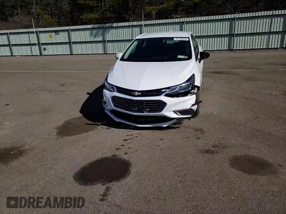 ✅ 2018 Chevrolet Cruze Premier • VIN: 3G1BF6SM0JS618903 • Lot: 42796843. Wystawiony na Copart z przebiegiem 18 937 mil. Bezpłatny archiwum sprzedaży aukcyjnych z USA i szczegółowy raport historii pojazdu na DreamBid. Zdjęcie 10.