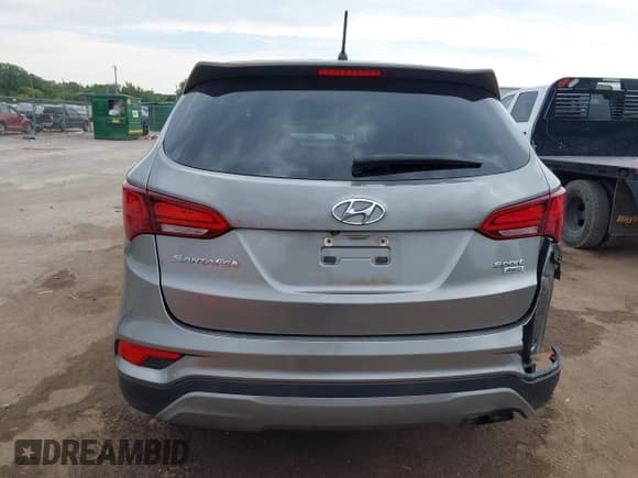 ✅ 2018 Hyundai Santa Fe 2.4L • VIN: 5NMZTDLB9JH078832 • Лот: 43147812. Опубликован ранее на IAAI с пробегом 122 368 миль. Бесплатный доступ к архиву аукционных продаж из США и подробный отчёт об истории автомобиля на DreamBid. Изображение 16.
