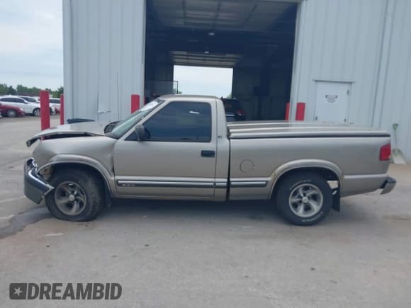 ✅ 2000 Chevrolet S-10 LS • VIN: 1GCCS14W2YK118045 • Лот: 42722476. Опубликован ранее на IAAI с пробегом 140 074 миль. Бесплатный доступ к архиву аукционных продаж из США и подробный отчёт об истории автомобиля на DreamBid. Изображение 15.