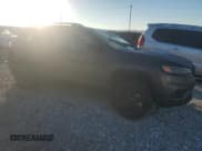 ✅ 2023 Jeep Cherokee Altitude Lux • VIN: 1C4PJMMB8PD101644 • Lot: 86115555. Wystawiony na Copart z przebiegiem Nie podano. Bezpłatny archiwum sprzedaży aukcyjnych z USA i szczegółowy raport historii pojazdu na DreamBid. Zdjęcie 4.