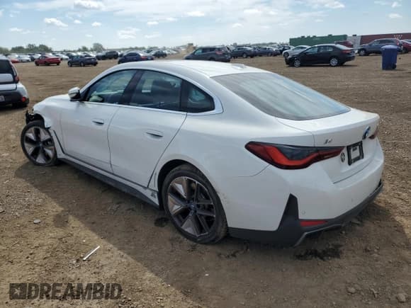 ✅ 2024 BMW i4 eDrive35 • VIN: WBY43AW05RFR82705 • Lot: 71326125. Wystawiony na Copart z przebiegiem 13 916 mil. Bezpłatny archiwum sprzedaży aukcyjnych z USA i szczegółowy raport historii pojazdu na DreamBid. Zdjęcie 2.