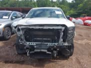 ✅ 2022 GMC Sierra 1500 • VIN: 3GTUUGET6NG585901 • Lot: 42601844. Wystawiony na IAAI z przebiegiem 57 633 mil. Bezpłatny archiwum sprzedaży aukcyjnych z USA i szczegółowy raport historii pojazdu na DreamBid. Zdjęcie 12.