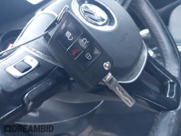 ✅ 2016 Volkswagen Golf TSI S • VIN: 3VWC17AU6GM514573 • Лот: 43847030. Опубликован ранее на IAAI с пробегом 87 289 миль. Бесплатный доступ к архиву аукционных продаж из США и подробный отчёт об истории автомобиля на DreamBid. Изображение 11.