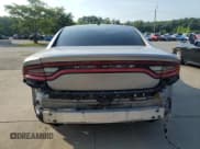 ✅ 2015 Dodge Charger SE • VIN: 2C3CDXBG9FH813365 • Лот: 67830855. Опубликован ранее на Copart с пробегом 191 437 миль. Бесплатный доступ к архиву аукционных продаж из США и подробный отчёт об истории автомобиля на DreamBid. Изображение 6.