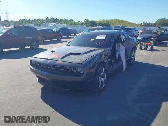 ✅ 2015 Dodge Challenger R/T Plus • VIN: 2C3CDZBTXFH740340 • Lot: 43302906. Wystawiony na IAAI z przebiegiem Nie podano. Bezpłatny archiwum sprzedaży aukcyjnych z USA i szczegółowy raport historii pojazdu na DreamBid. Zdjęcie 18.