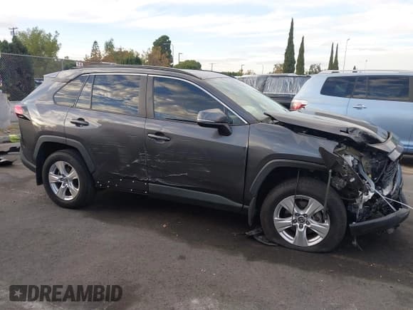 ✅ 2019 Toyota RAV4 XLE • VIN: 2T3W1RFV5KW043150 • Lot: 43704020. Listed on IAAI with 65,218 mi. Free auction sales archive from the USA and detailed vehicle history report at DreamBid. Image 14.