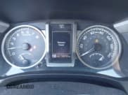 ✅ 2017 Toyota Tacoma TRD Off Road • VIN: 5TFSZ5AN5HX077438 • Lot: 43644662. Listed on IAAI with 148,795 mi. Free auction sales archive from the USA and detailed vehicle history report at DreamBid. Image 7.