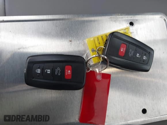 ✅ 2025 Toyota RAV4 XLE Premium • VIN: 2T3A1RFV8SW513729 • Lot: 43489898. Listed on IAAI with 7,000 mi. Free auction sales archive from the USA and detailed vehicle history report at DreamBid. Image 11.