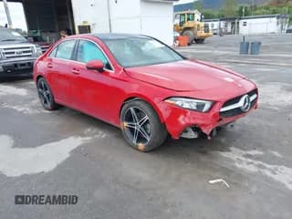 ✅ 2019 Mercedes-Benz A 220 • VIN: WDD3G4FBXKW018505 • Лот: 43299876. Опубликован ранее на IAAI с пробегом 69 132 миль. Бесплатный доступ к архиву аукционных продаж из США и подробный отчёт об истории автомобиля на DreamBid. Изображение 1.