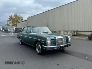 ✅ 1972 Mercedes-Benz 250 • VIN: 11401112012408 • Lot: 79318634. Wystawiony na Copart z przebiegiem 28 458 mil. Bezpłatny archiwum sprzedaży aukcyjnych z USA i szczegółowy raport historii pojazdu na DreamBid. Zdjęcie 1.