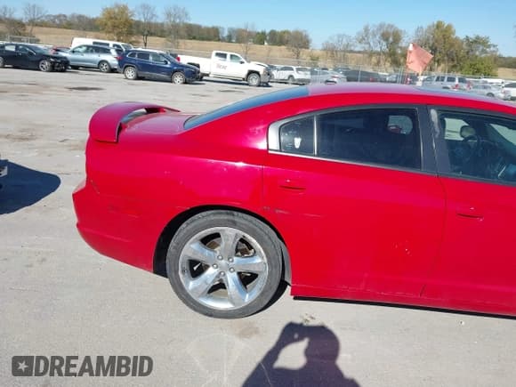 ✅ 2013 Dodge Charger RT Max • VIN: 2C3CDXCT0DH594823 • Lot: 43530052. Wystawiony na IAAI z przebiegiem 188 601 mil. Bezpłatny archiwum sprzedaży aukcyjnych z USA i szczegółowy raport historii pojazdu na DreamBid. Zdjęcie 19.