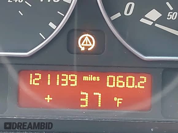 2001 BMW 3 Series 330Ci с VIN WBABS53491JU81809, выставлен на аукционе IAAI как лот 41975133 с пробегом 121 139 миль миль и . История ставок и продаж доступна на DreamBid. Изображение 7.