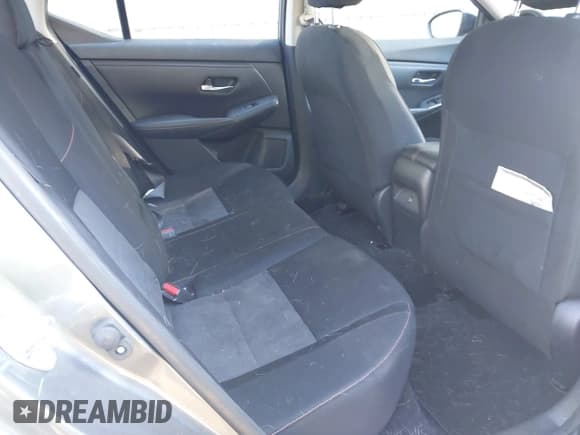 ✅ 2020 Nissan Sentra SR • VIN: 3N1AB8DV5LY285195 • Lot: 43473098. Listed on IAAI with 61,027 mi. Free auction sales archive from the USA and detailed vehicle history report at DreamBid. Image 8.