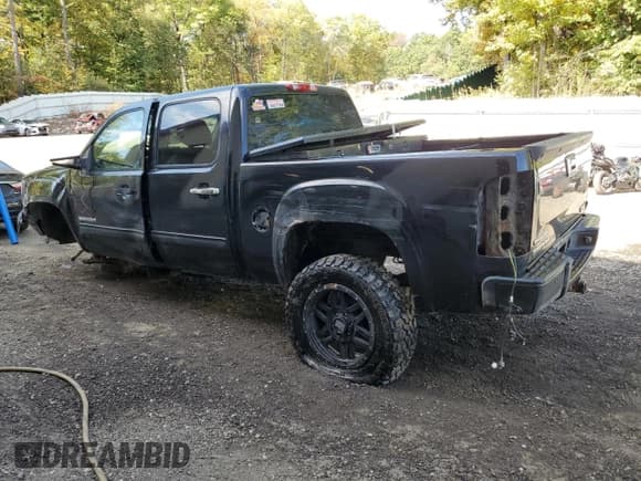 ✅ 2010 GMC Sierra 1500 SLE • VIN: 3GTRKVE39AG241439 • Lot: 80956075. Listed on Copart with 161,031 mi. Free auction sales archive from the USA and detailed vehicle history report at DreamBid. Image 2.