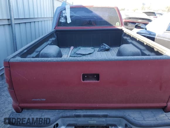 ✅ 1998 Chevrolet S-10 LS • VIN: 1GCCS1944W8128156 • Лот: 73670974. Опубликован ранее на Copart с пробегом Не указан. Бесплатный доступ к архиву аукционных продаж из США и подробный отчёт об истории автомобиля на DreamBid. Изображение 6.