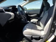 ✅ 2021 Toyota Corolla Hybrid LE • VIN: JTDEAMDE2MJ012750 • Лот: 52104245. Опубликован ранее на Copart с пробегом 38 498 миль. Бесплатный доступ к архиву аукционных продаж из США и подробный отчёт об истории автомобиля на DreamBid. Изображение 7.