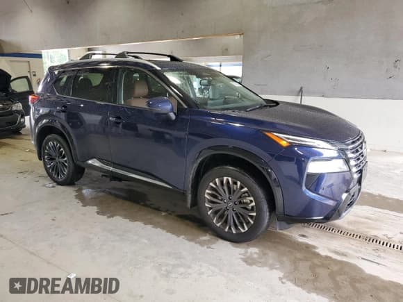 ✅ 2025 Nissan Rogue Platinum • VIN: JN8BT3DD0SW470175 • Lot: 67292265. Listed on Copart with 7,152 mi. Free auction sales archive from the USA and detailed vehicle history report at DreamBid. Image 4.