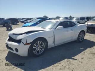 2013 Chevrolet Camaro LS z VIN 2G1FE1E38D9232967, wystawiony jako Copart lot #64139625 z przebiegiem 134 471 mil mil oraz Szkoda całkowita • Salvage title. Historia ofert i sprzedaży dostępna na DreamBid. Obrazek 1.