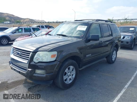 ✅ 2008 Ford Explorer XLT • VIN: 1FMEU73E98UA62801 • Lot: 42096409. Wystawiony na IAAI z przebiegiem 156 209 mil. Bezpłatny archiwum sprzedaży aukcyjnych z USA i szczegółowy raport historii pojazdu na DreamBid. Zdjęcie 17.