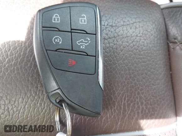 ✅ 2022 GMC Sierra 1500 • VIN: 3GTUUGET6NG585901 • Lot: 42601844. Wystawiony na IAAI z przebiegiem 57 633 mil. Bezpłatny archiwum sprzedaży aukcyjnych z USA i szczegółowy raport historii pojazdu na DreamBid. Zdjęcie 11.