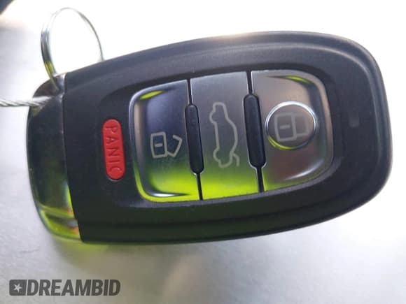 ✅ 2013 Audi S4 Premium Plus • VIN: WAUBGAFL4DA087166 • Lot: 42762142. Wystawiony na IAAI z przebiegiem 127 844 mil. Bezpłatny archiwum sprzedaży aukcyjnych z USA i szczegółowy raport historii pojazdu na DreamBid. Zdjęcie 11.