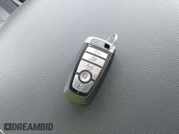 ✅ 2024 Ford Expedition Max XLT • VIN: 1FMJK1J86REA27207 • Lot: 40331929. Wystawiony na IAAI z przebiegiem 25 951 mil. Bezpłatny archiwum sprzedaży aukcyjnych z USA i szczegółowy raport historii pojazdu na DreamBid. Zdjęcie 11.