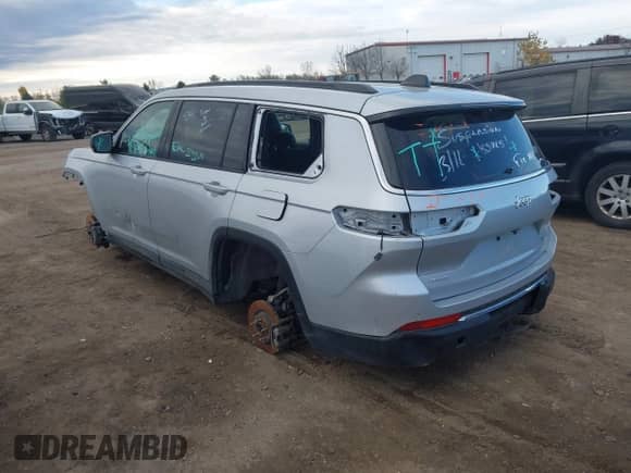 2024 Jeep Grand Cherokee Limited with VIN 1C4RJKBG7R8542592, listed as a IAAI auction lot 43587204 with 31,249 mi miles and . Bid and sale history available at DreamBid. Image 3.