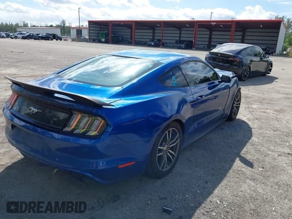 ✅ 2017 Ford Mustang EcoBoost • VIN: 1FA6P8THXH5221499 • Lot: 43481753. Wystawiony na IAAI z przebiegiem 98 170 mil. Bezpłatny archiwum sprzedaży aukcyjnych z USA i szczegółowy raport historii pojazdu na DreamBid. Zdjęcie 4.