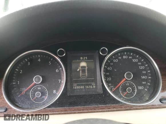 ✅ 2012 Volkswagen CC Lux Plus • VIN: WVWHP7AN7CE535853 • Lot: 49499815. Listed on Copart with 189,044 mi. Free auction sales archive from the USA and detailed vehicle history report at DreamBid. Image 9.