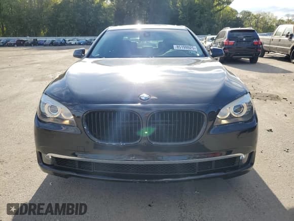 ✅ 2010 BMW 7 Series 750Li xDrive • VIN: WBAKC8C58ACY68265 • Lot: 85199925. Listed on Copart with 137,391 mi. Free auction sales archive from the USA and detailed vehicle history report at DreamBid. Image 5.