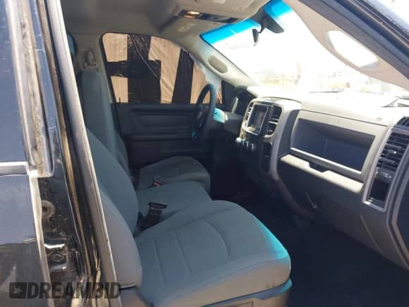 2018 Ram 1500 Tradesman z VIN 1C6RR6FT3JS325630, wystawiony jako IAAI lot #42529009 z przebiegiem 125 522 mil mil oraz . Historia ofert i sprzedaży dostępna na DreamBid. Obrazek 5.