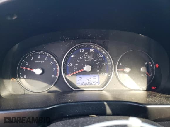 ✅ 2012 Hyundai Santa Fe Limited • VIN: 5XYZKDAG4CG159736 • Lot: 81399854. Listed on Copart with 230,825 mi. Free auction sales archive from the USA and detailed vehicle history report at DreamBid. Image 9.