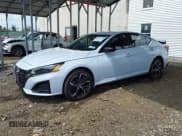 ✅ 2023 Nissan Altima SR • VIN: 1N4BL4CW9PN326762 • Lot: 42993113. Wystawiony na IAAI z przebiegiem 17 775 mil. Bezpłatny archiwum sprzedaży aukcyjnych z USA i szczegółowy raport historii pojazdu na DreamBid. Zdjęcie 2.