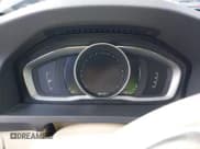 ✅ 2016 Volvo S60 T5 Drive-E Premier • VIN: LYV402FK3GB089890 • Lot: 42249395. Wystawiony na IAAI z przebiegiem 98 100 mil. Bezpłatny archiwum sprzedaży aukcyjnych z USA i szczegółowy raport historii pojazdu na DreamBid. Zdjęcie 7.