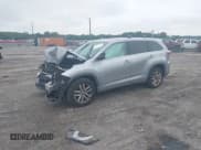 ✅ 2015 Toyota Highlander LE • VIN: 5TDZARFH5FS015752 • Лот: 42604697. Опубликован ранее на IAAI с пробегом 174 565 миль. Бесплатный доступ к архиву аукционных продаж из США и подробный отчёт об истории автомобиля на DreamBid. Изображение 2.