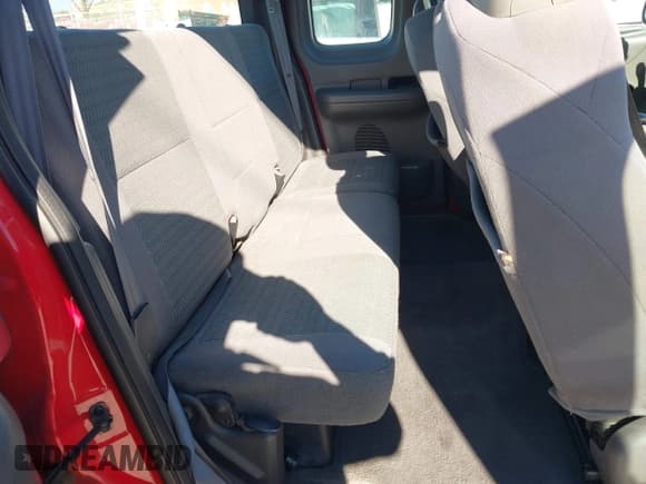 ✅ 2003 Ford F-150 XL • VIN: 2FTRX17213CA25521 • Lot: 42673697. Wystawiony na IAAI z przebiegiem 217 883 mil. Bezpłatny archiwum sprzedaży aukcyjnych z USA i szczegółowy raport historii pojazdu na DreamBid. Zdjęcie 8.